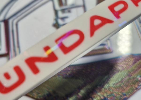 Zündapp Schlüsselband in Weiß mit Roter Schrift TPU Hologramm Effekt